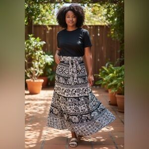 Black and White Patterned Wrap-around Women's Skirt